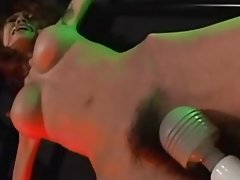 Petite asian legato e accarezzato